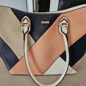 🌟 Elegance Meets Practicality: The Bosalina 15-Inch by 9-Inch Shoulder Bag 🌟